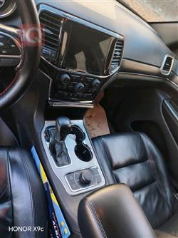 جیپ گراند شیرۆکی